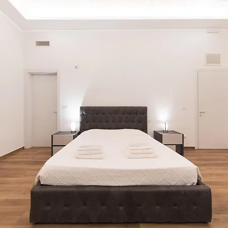 New - Venturini In Centre 3* בולוניה